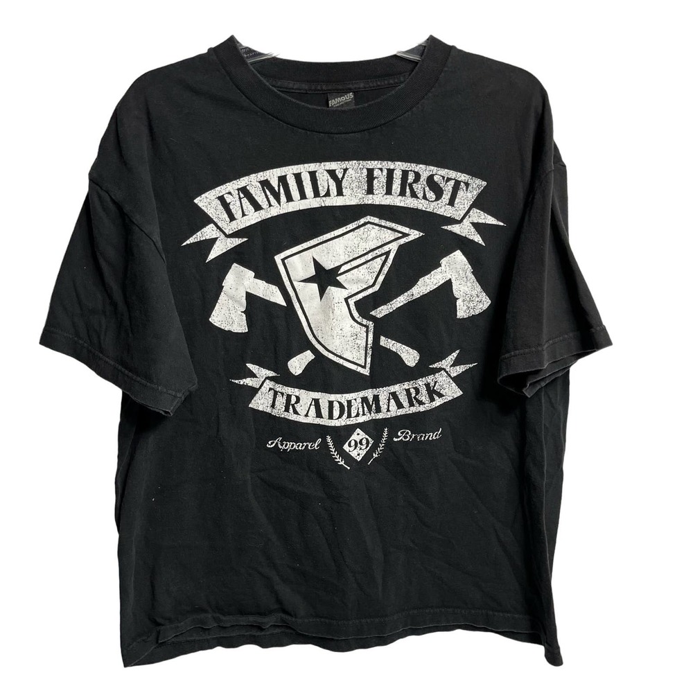 Famous Family Trust T-Shirt Size Large Black
